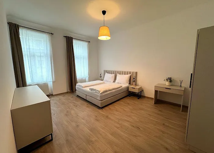 Apartment Bright Rooms, 6 Minutes To Metro U3 *